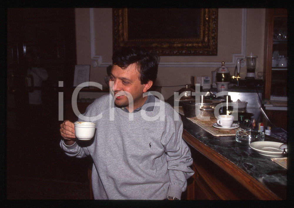 35mm vintage slide* 1990ca SANREMO (?) Ritratto di Piero CHIAMBRETTI al bar