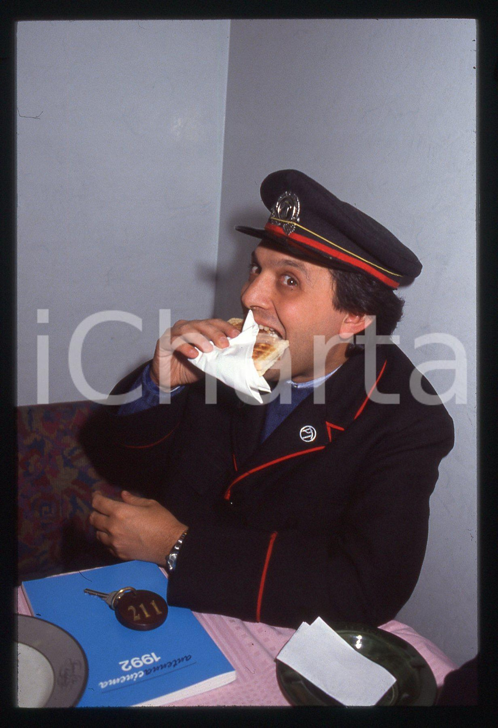 35mm vintage slide* 1992 RAI3 Piero CHIAMBRETTI nel programma "Il Portalettere"