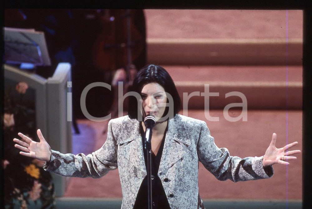 35mm vintage slide*1994 Festival SANREMO Laura PAUSINI canta "Strani Amori" (17)