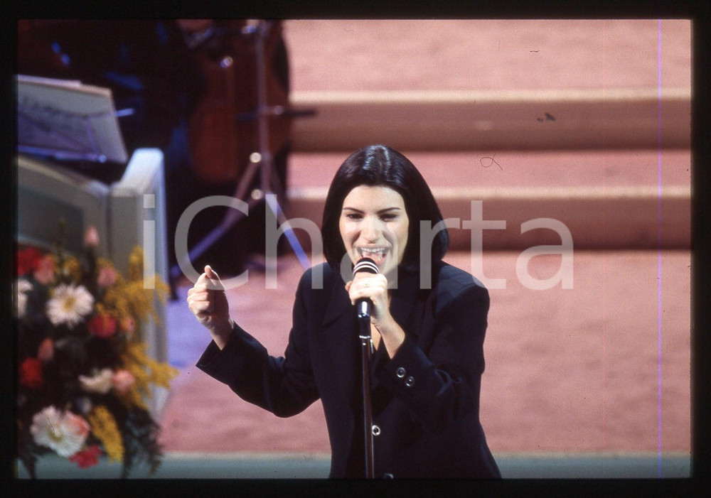 35mm vintage slide* 1994 Festival SANREMO Laura PAUSINI canta " Strani Amori"(8)