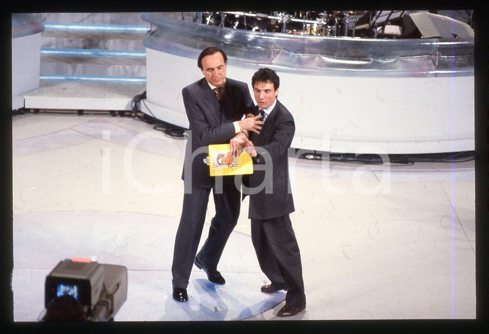 Fotografia d epoca originale 35mm vintage slide 1992 Festival SANREMO Pippo BAUDO con CAVALLO PAZZO 1