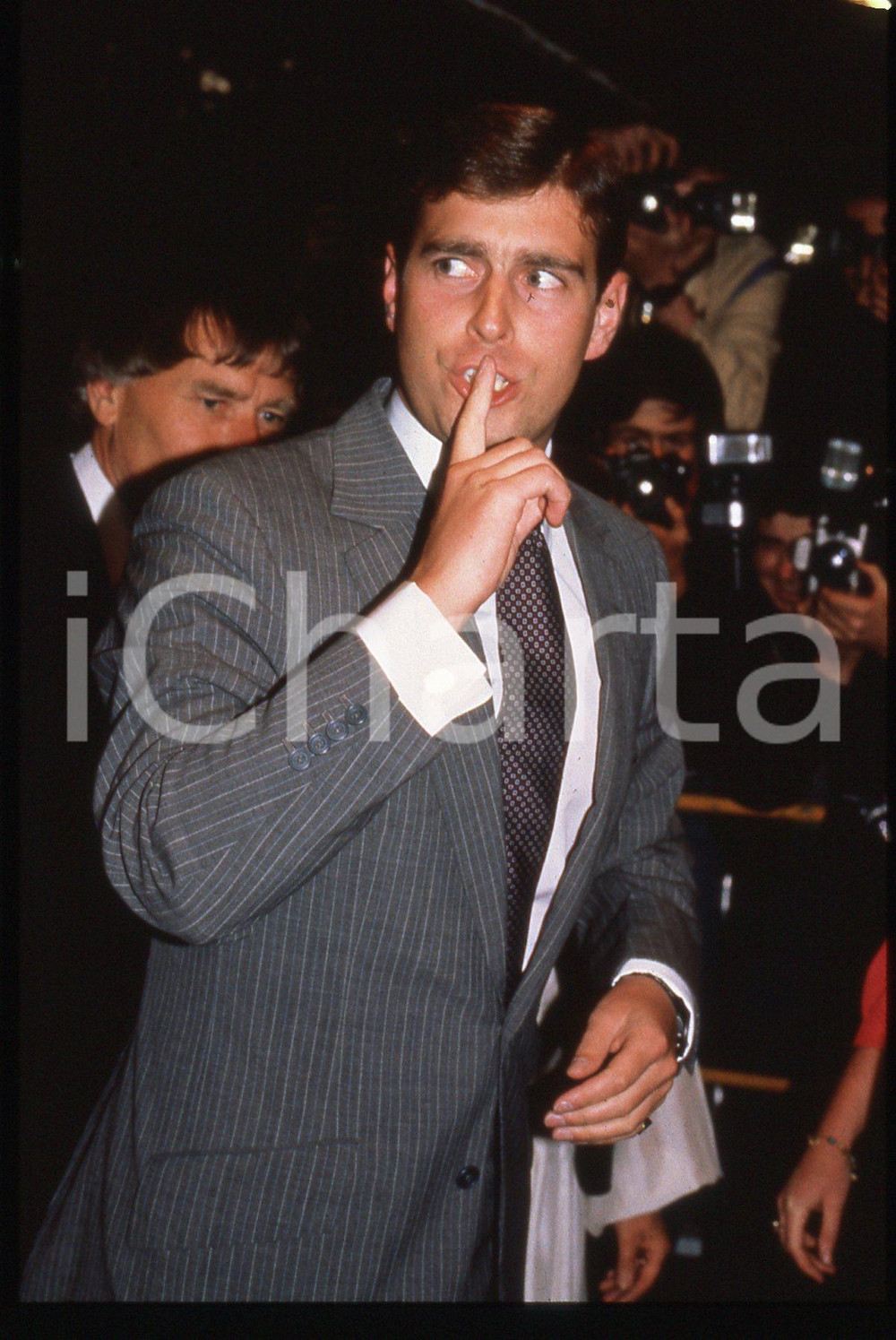 Fotografia d epoca originale 35mm vintage slide 1990ca Ritratto curioso del PRINCIPE ANDREA d Inghiterra 1