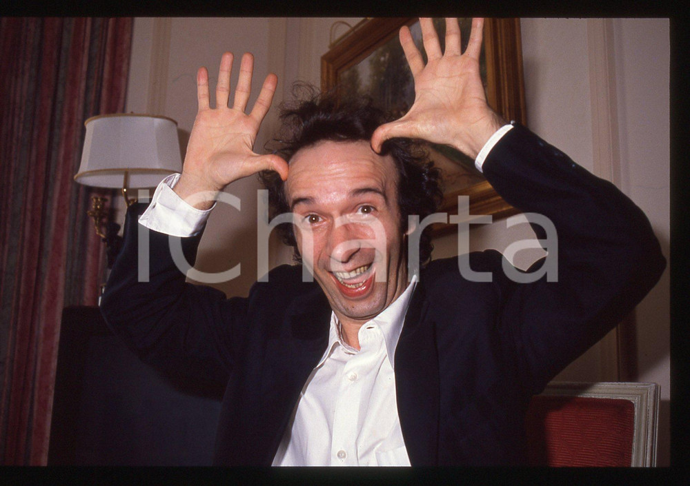 35mm vintage slide* 1990ca Ritratto curioso di Roberto BENIGNI (5)