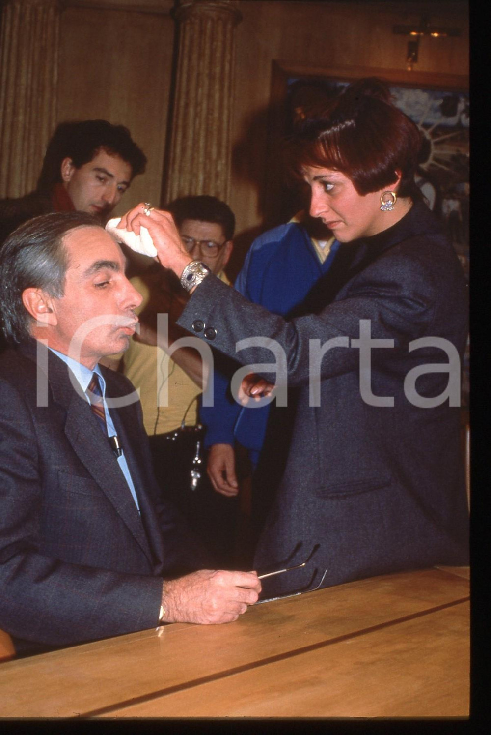 35mm vintage slide*1990ca POLITICA - PSI Giuliano AMATO al trucco 