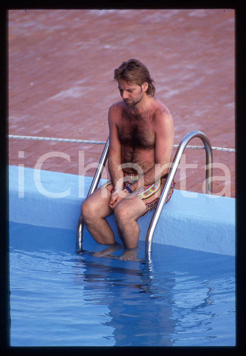 35mm vintage slide* 1990ca Tony ESPOSITO ritratto del musicista in piscina