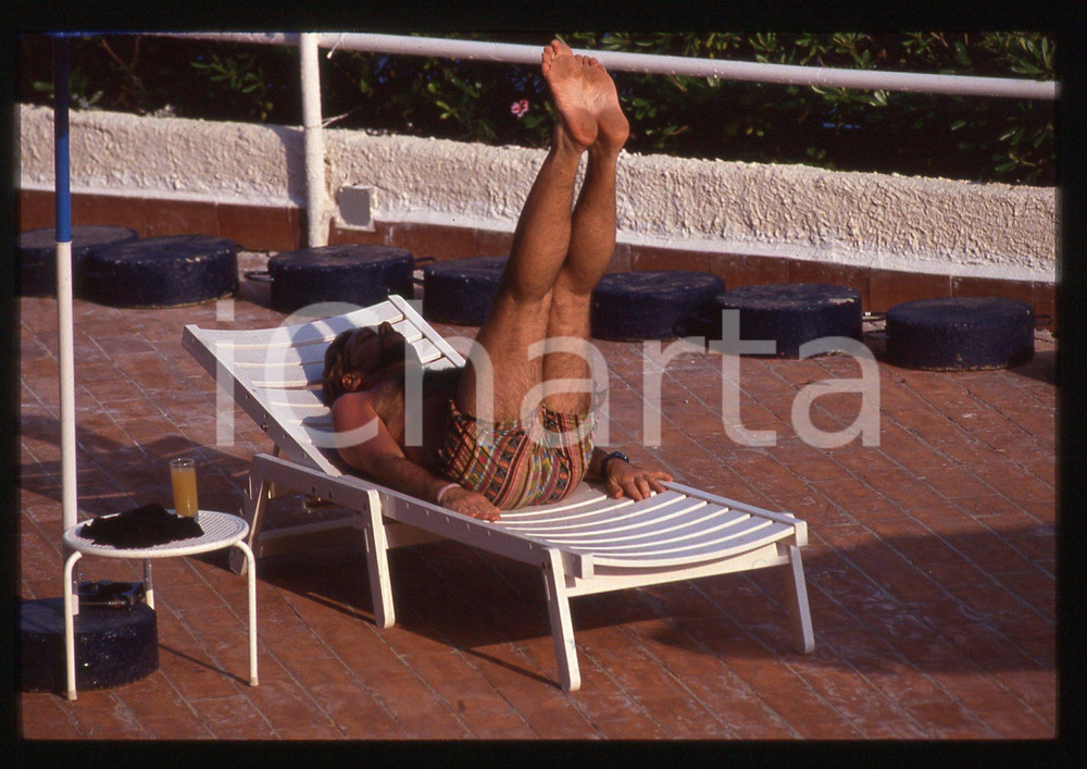 35mm vintage slide* 1990ca Tony ESPOSITO ritratto curioso a bordo piscina