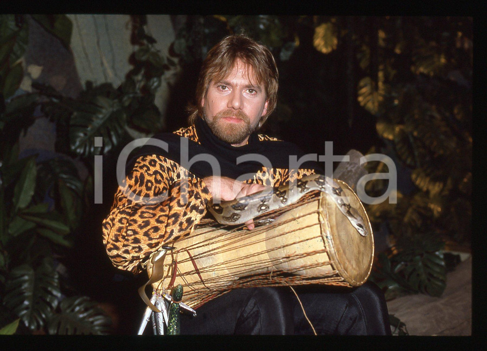 35mm vintage slide* 1990ca Tony ESPOSITO ritratto con percussioni