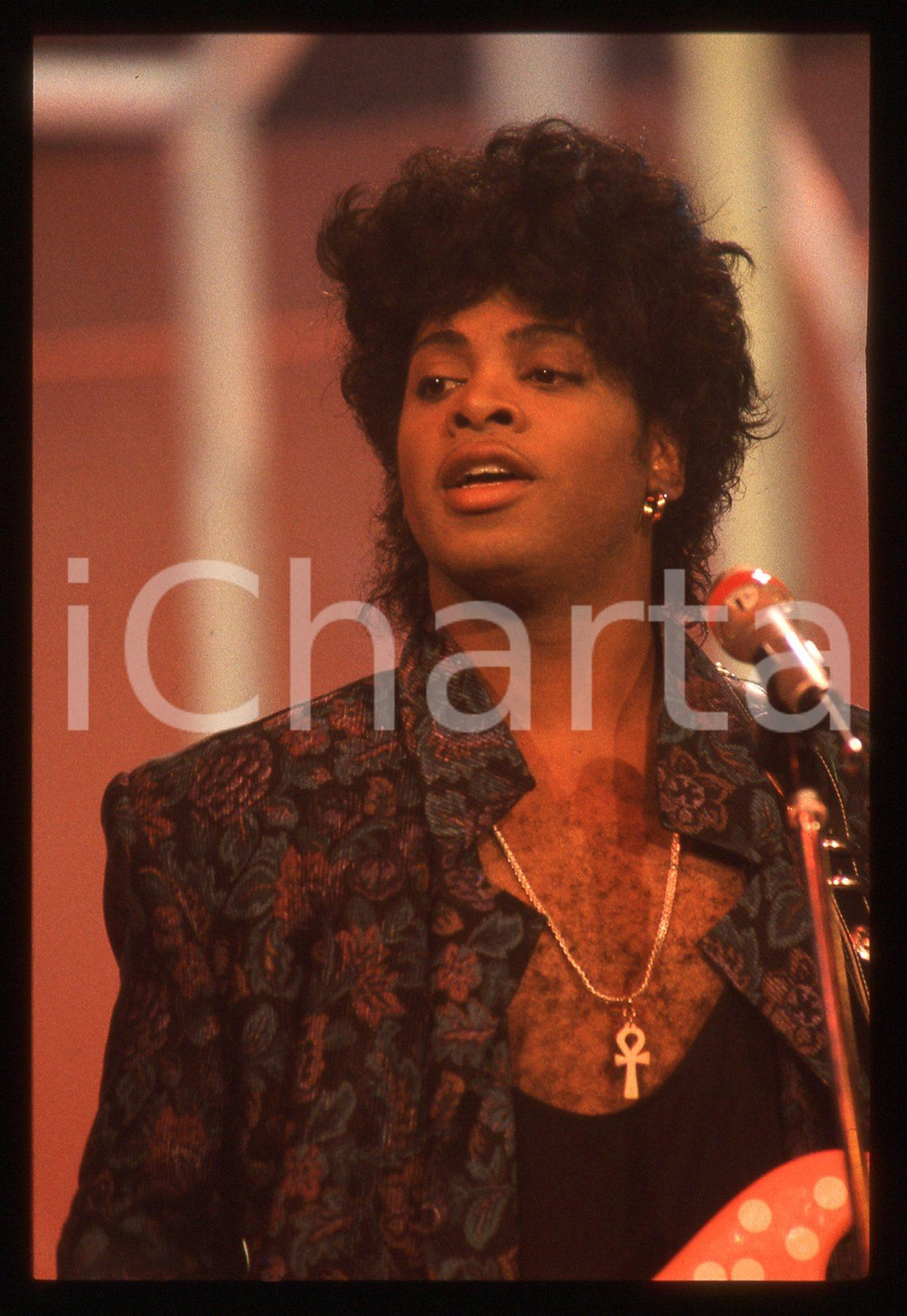 Fotografia d epoca originale 35mm vintage slide 1988 FESTIVALBAR Jesse JOHNSON canta LOVE STRUCK 1