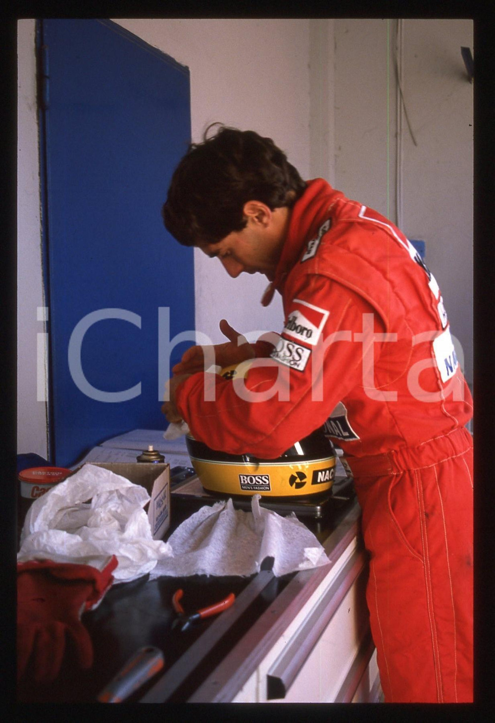 Fotografia d epoca originale 35mm vintage slide 1988 IMOLA Ayrton SENNA ritratto nei box MCLAREN 1