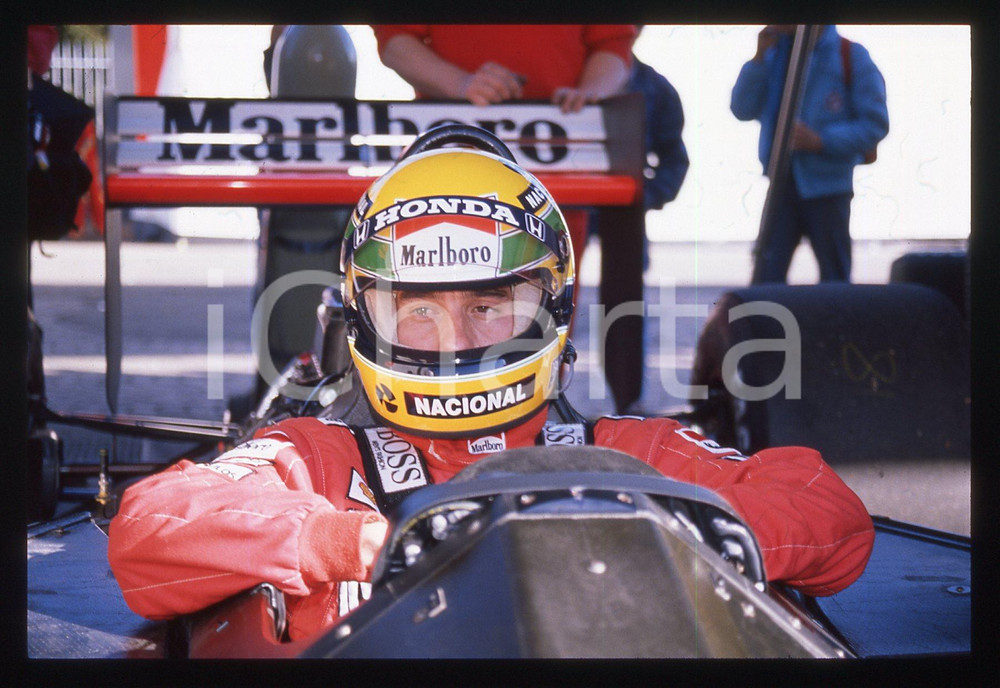 Fotografia d epoca originale 35mm vintage slide 1988 IMOLA Ayrton SENNA ritratto su MCLAREN MP4/4 10 1