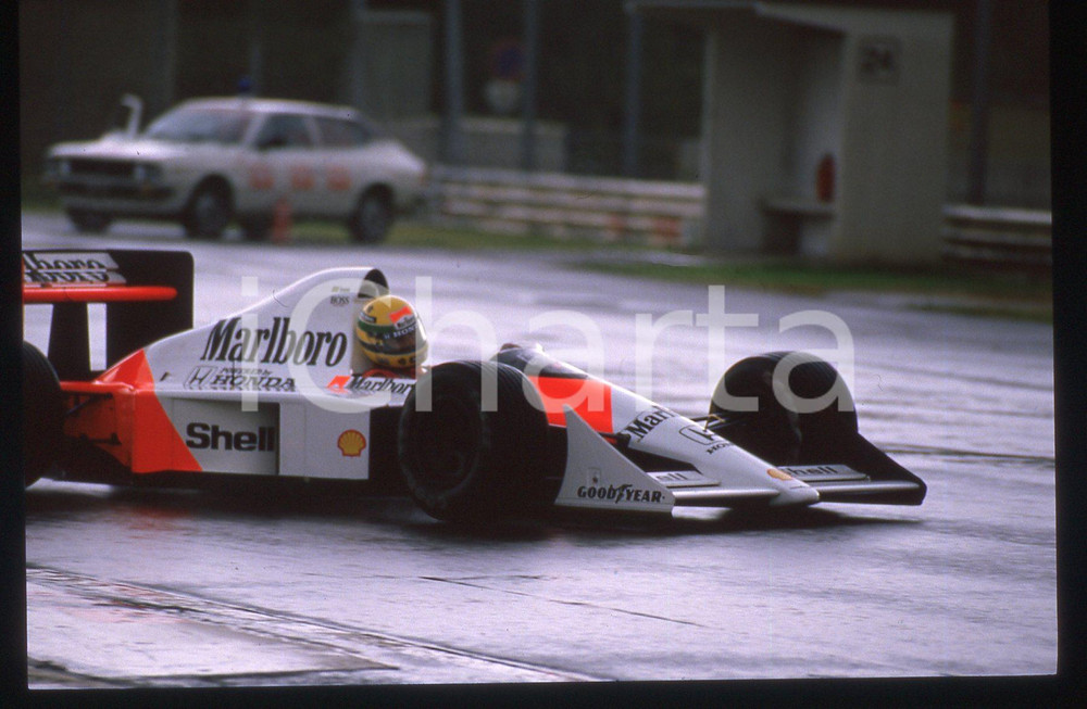 Fotografia d epoca originale 35mm vintage slide 1989 Ayrton SENNA ritratto su MCLAREN MP4/5 10 1