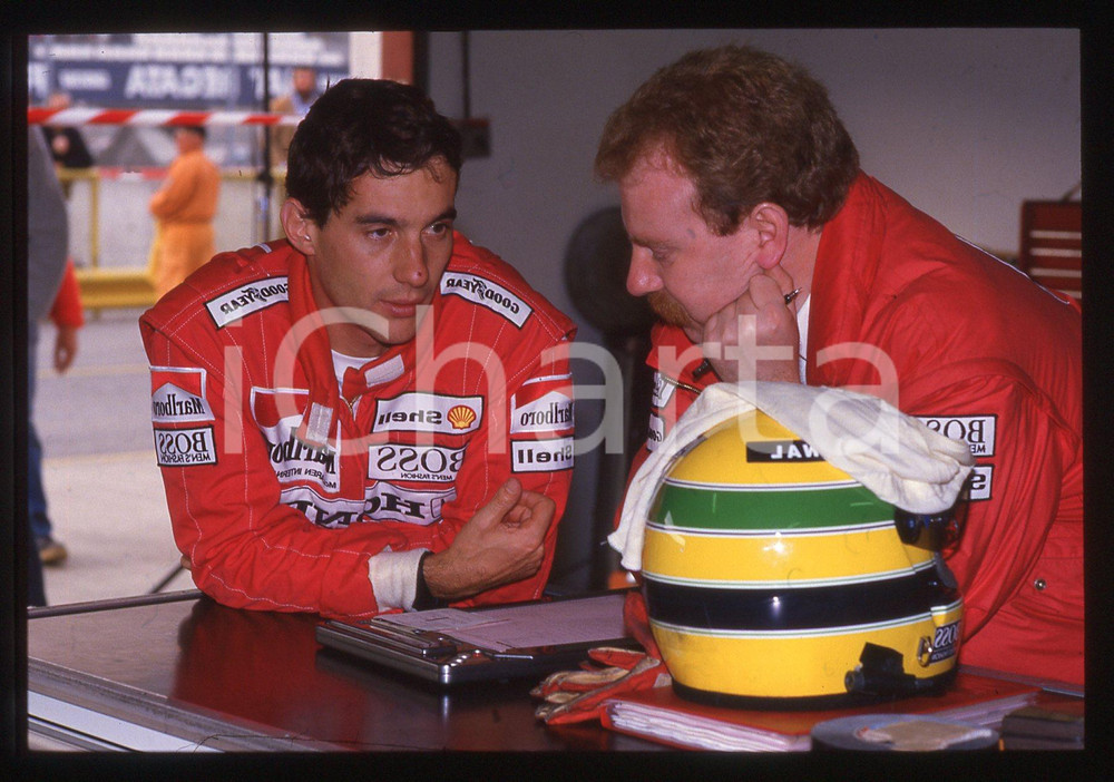 Fotografia d epoca originale 35mm vintage slide 1988 IMOLA Ayrton SENNA ritratto nei box MCLAREN 14 1