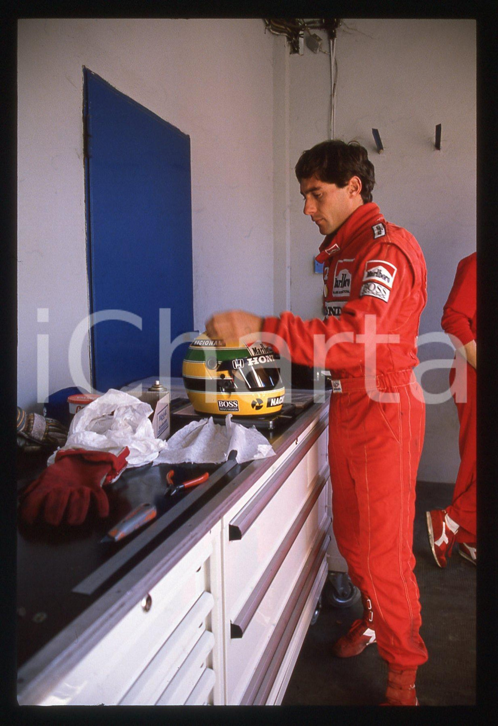 35mm vintage slide* 1988 IMOLA Ayrton SENNA ritratto nei box MCLAREN (30)