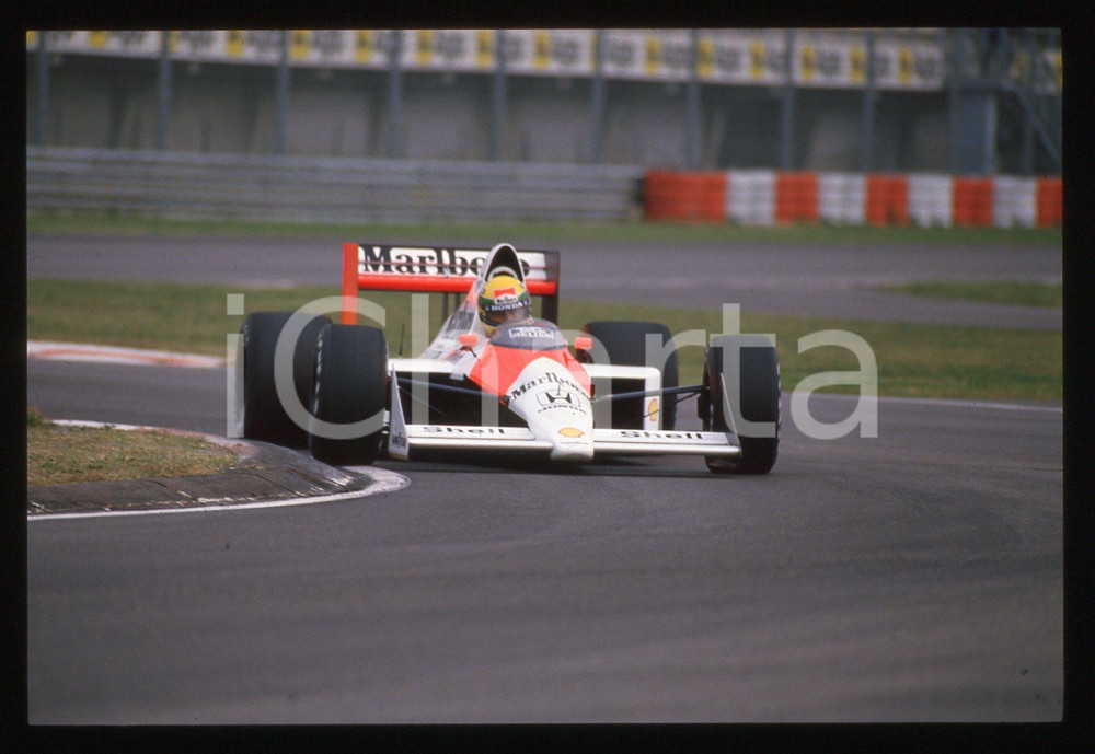 Fotografia d epoca originale 35mm vintage slide 1988 Ayrton SENNA in pista su monoposto MCLAREN MP4/4 2 1