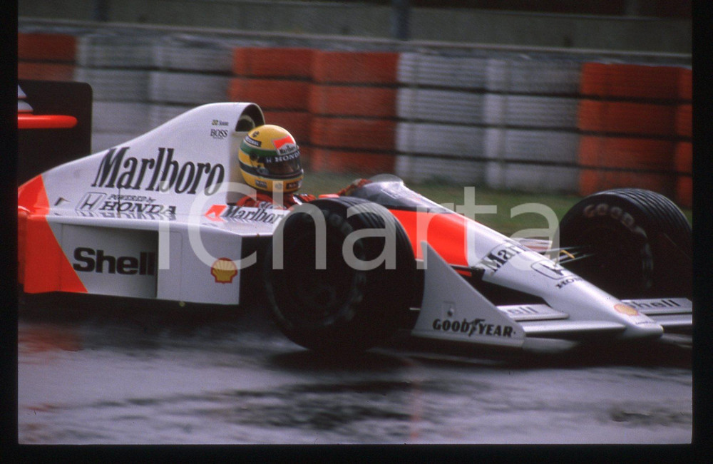 Fotografia d epoca originale 35mm vintage slide 1990 Ayrton SENNA in pista su monoposto MCLAREN MP4/6 1