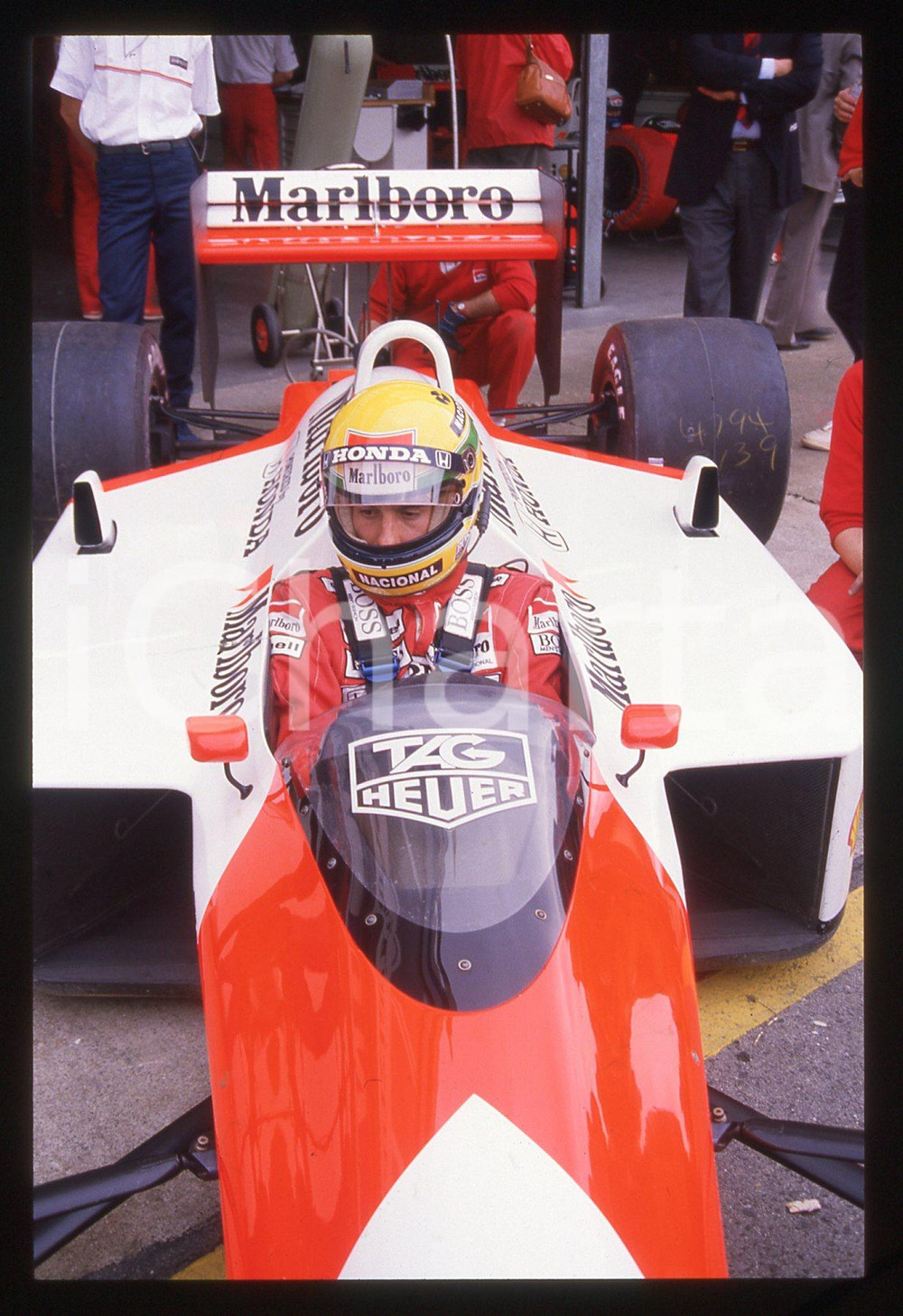 Fotografia d epoca originale 35mm vintage slide 1988 Ayrton SENNA a bordo della MCLAREN MP 4/4 5 1