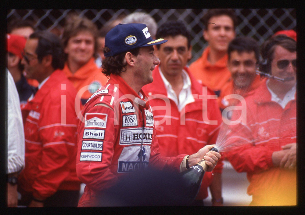 Fotografia d epoca originale 35mm vintage slide1992 MONTECARLO Ayrton SENNA festeggia la vittoria del GP 1