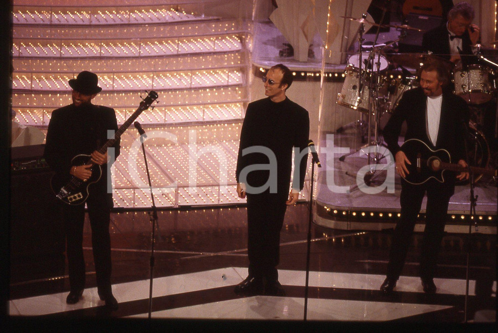 35mm vintage slide* 1997 Festival di SANREMO - BEE GEES cantano ALONE