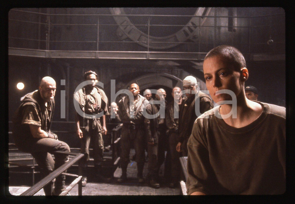 35mm vintage slide* 1992 ALIEN 3 - Sigourney WEAVER in una scena del film (2)