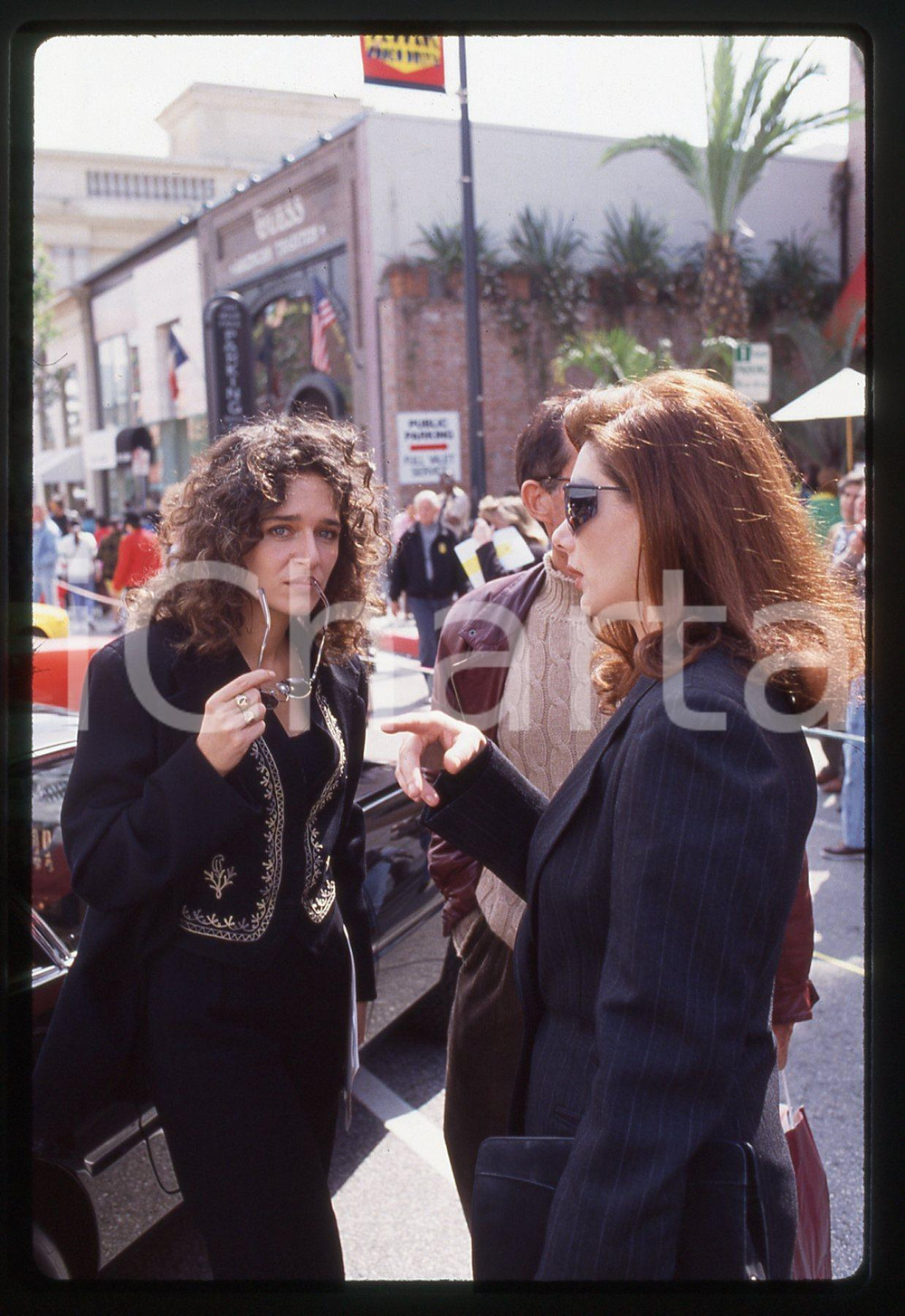 35mm vintage slide* 1990ca CINEMA Valeria GOLINO ritratta con Edwige FENECH