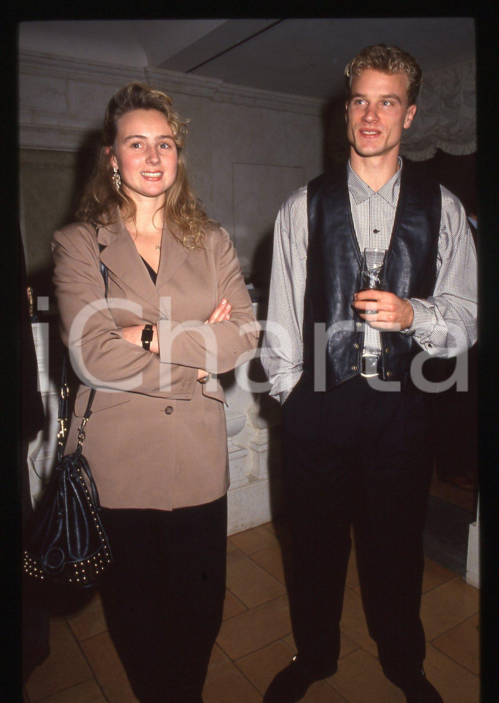 35mm vintage slide* 1990ca CALCIO Dennis BERGKAMP con Henrita RUIZENDAAL