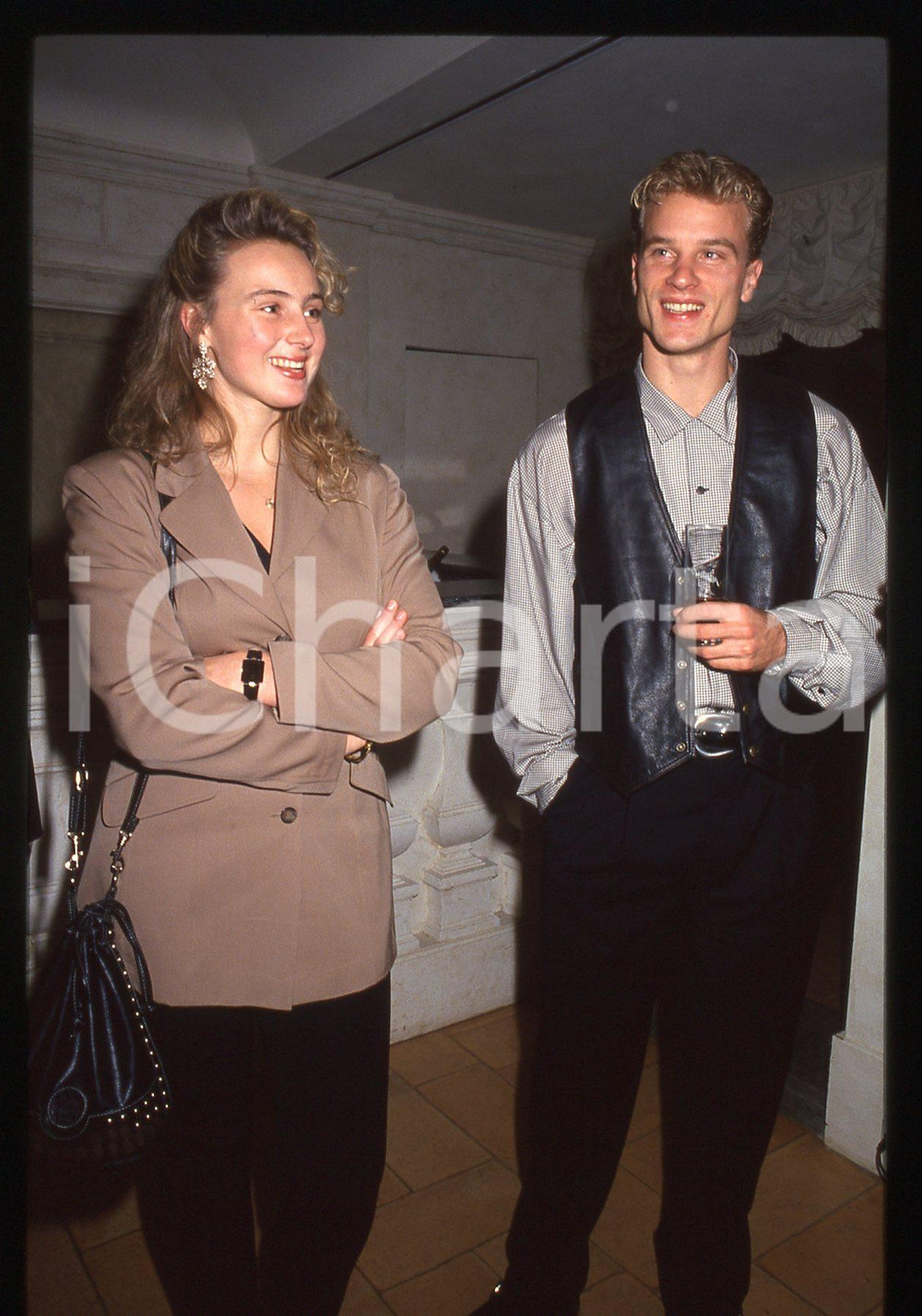 35mm vintage slide* 1990ca CALCIO Dennis BERGKAMP con Henrita RUIZENDAAL (3)