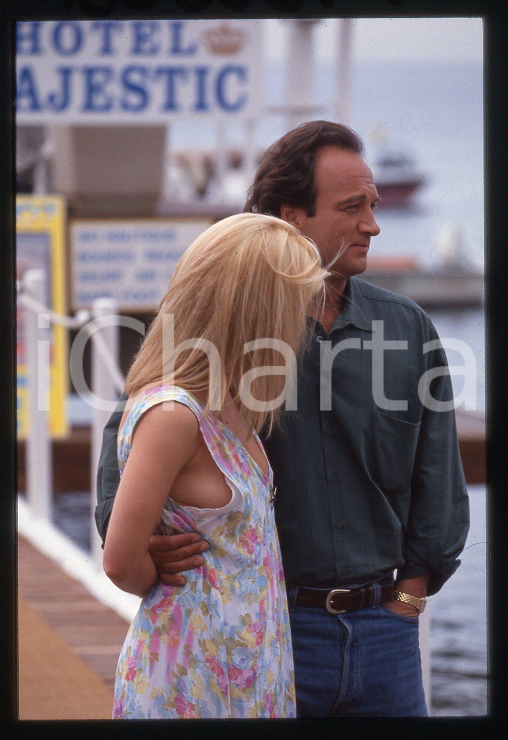 35mm vintage slide* 1994 CANNES Festival Cinema Jim BELUSHI e Linda HAMILTON (7)