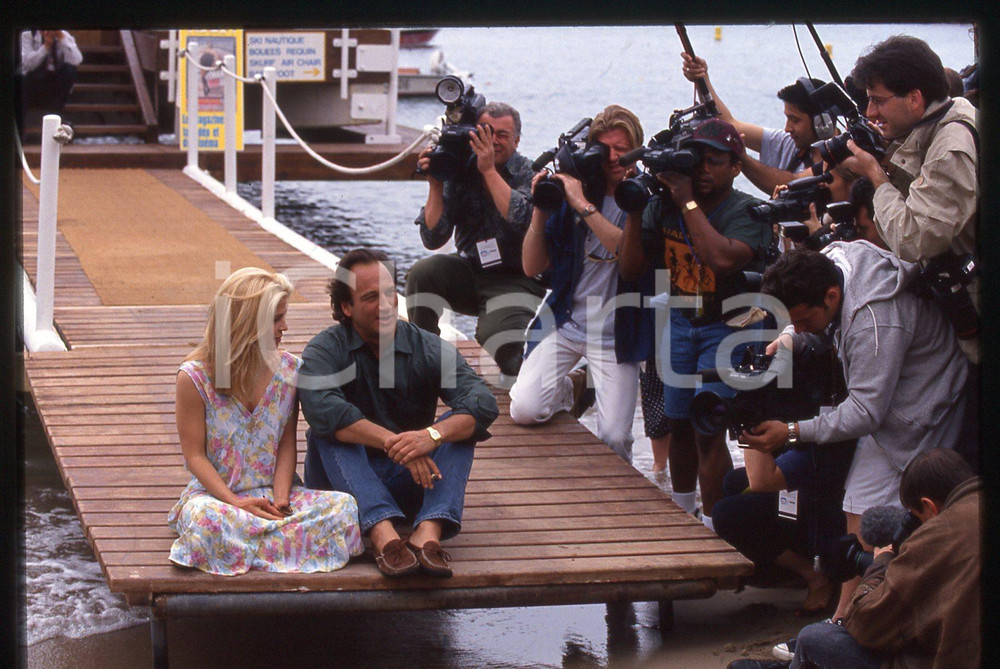 35mm vintage slide* 1994 CANNES Festival Cinema Jim BELUSHI e Linda HAMILTON (8)