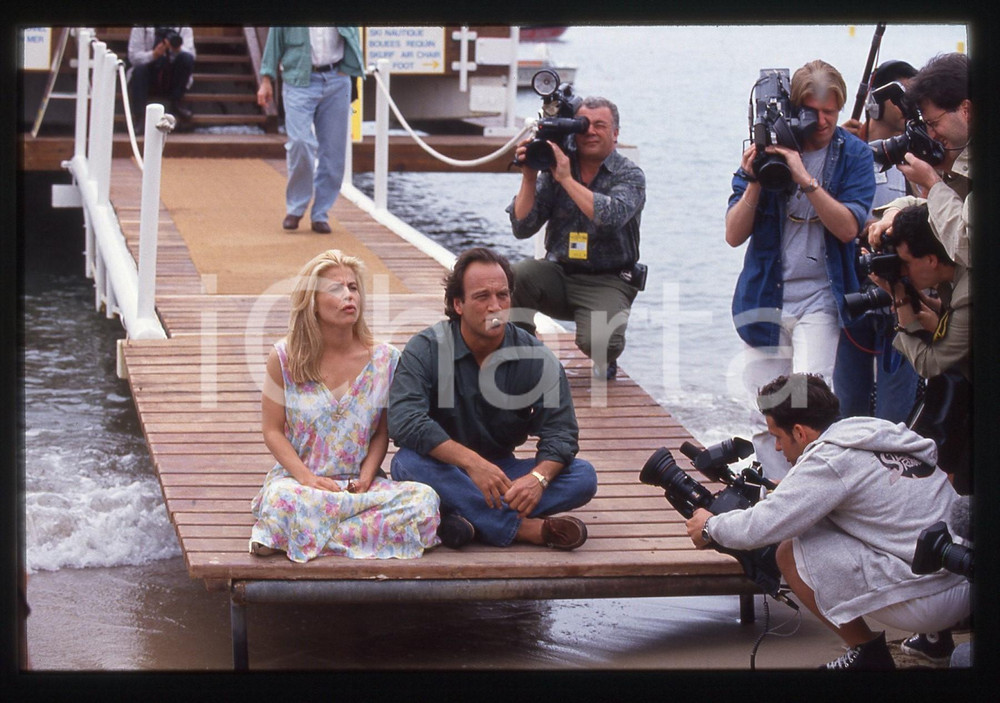 35mm vintage slide*1994 CANNES Festival Cinema Jim BELUSHI e Linda HAMILTON (10)