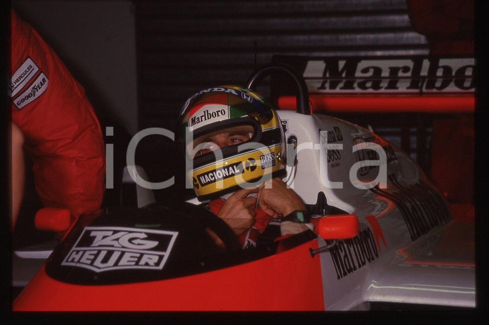 Fotografia d epoca originale 35mm vintage slide 1988 FORMULA 1 Ayrton SENNA a bordo della MCLAREN MP4/4 6 1