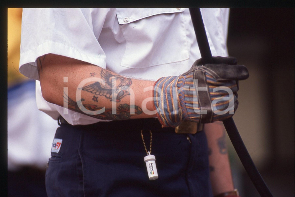 35mm vintage slide* 1990ca FORMULA 1 - Meccanico scuderia BENETTON 