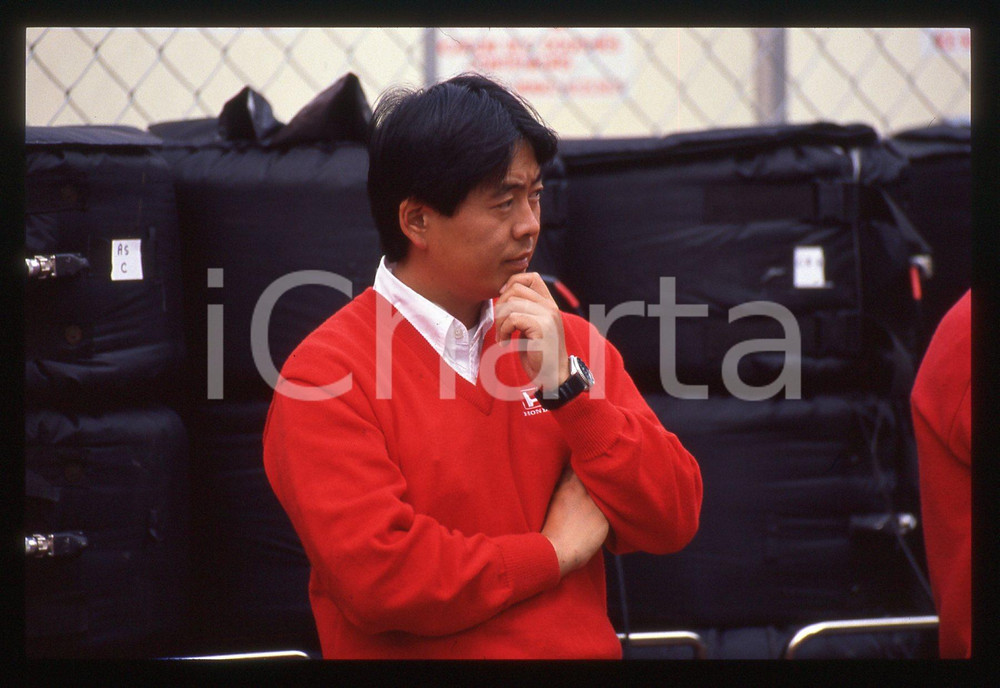 35mm vintage slide* 1990ca FORMULA 1 Motorista HONDA ritratto nei box
