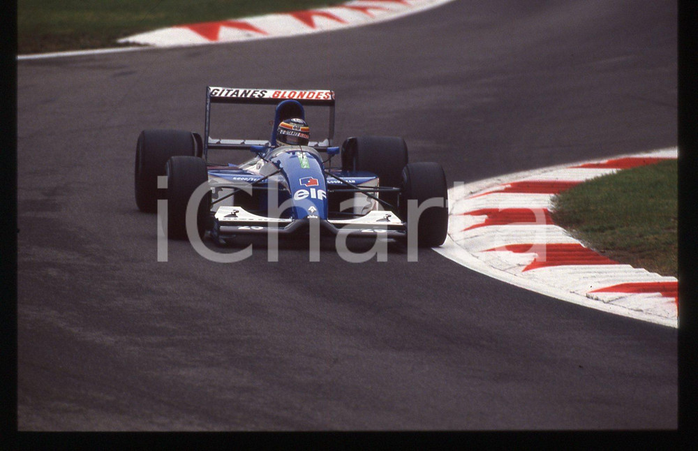 35mm vintage slide* 1992 FORMULA 1 Erik COMAS in pista su LIGIER JS37