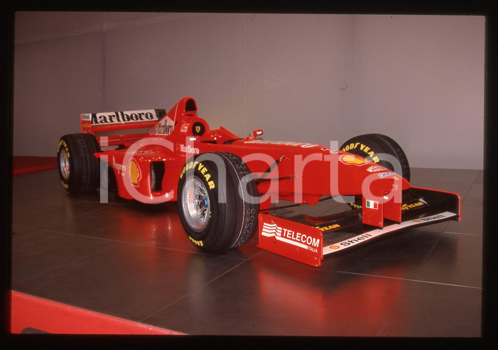 35mm vintage slide* 1998 FORMULA 1 - Presentazione FERRARI F300 (3)