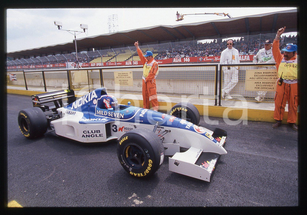 35mm vintage slide* 1995 IMOLA F1 Ukyo KATAYAMA ai box su TYRRELL 023