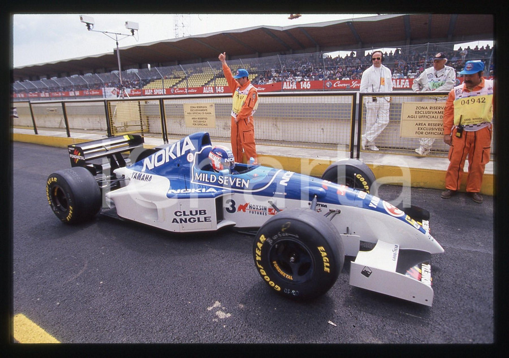 35mm vintage slide* 1995 IMOLA F1 Ukyo KATAYAMA ai box su TYRRELL 023 (2)