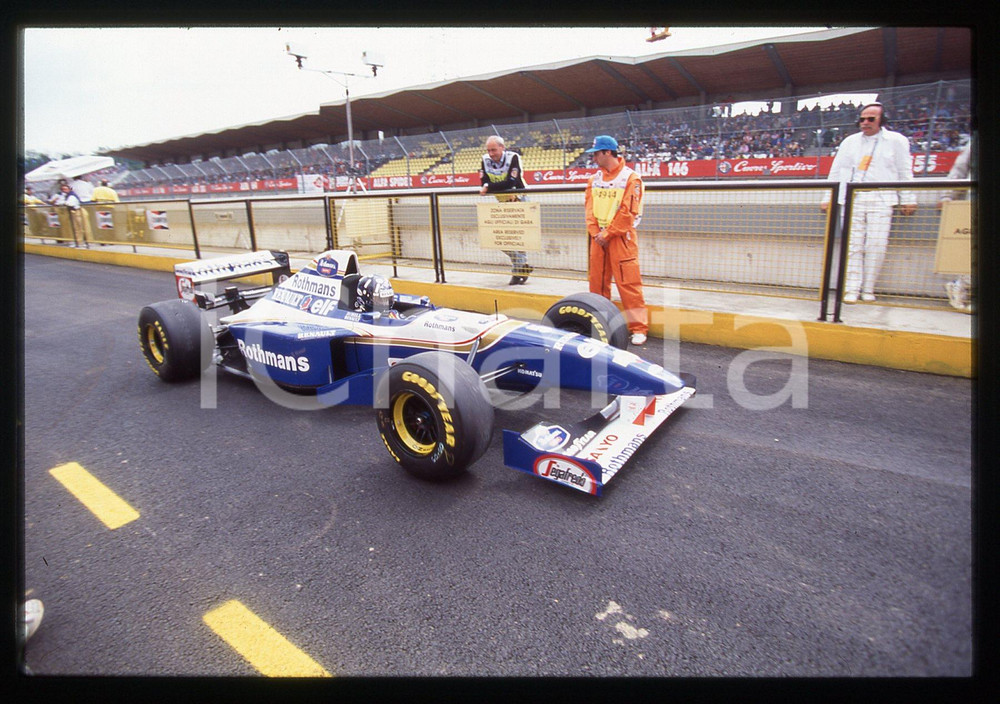 35mm vintage slide* 1995 IMOLA FORMULA 1 Damon HILL ai box su WILLIAMS FW17 (2)