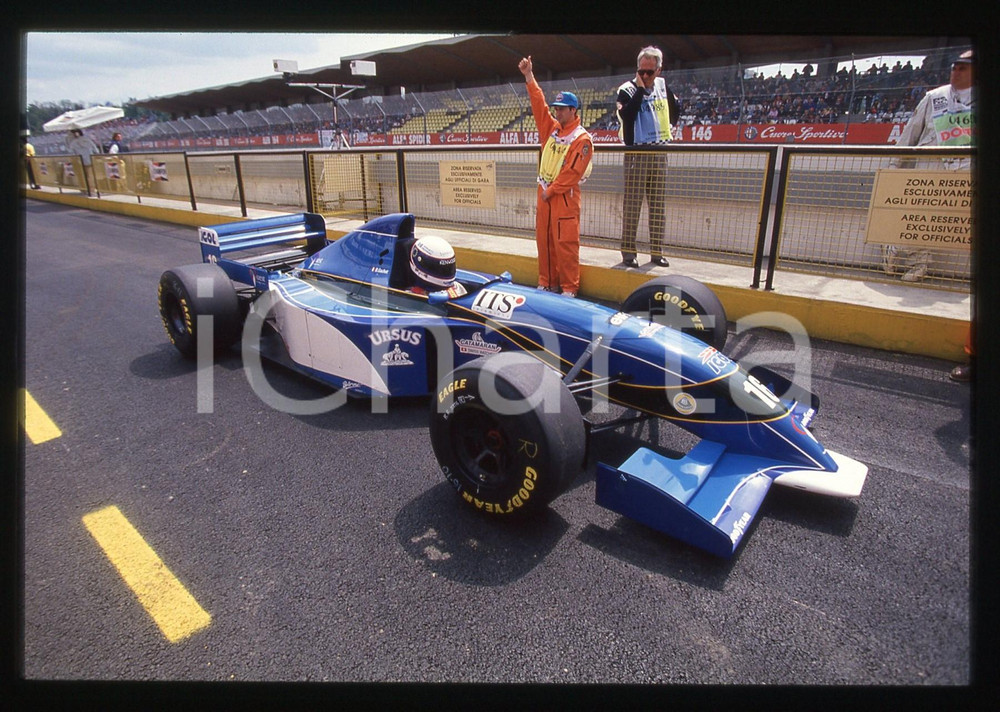 35mm vintage slide* 1995 IMOLA F1 - Bertrand GACHOT ai box su PACIFIC PR02
