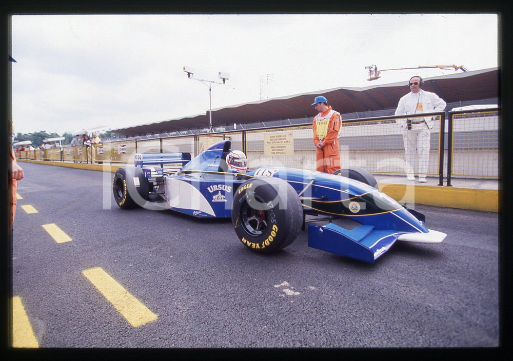 35mm vintage slide* 1995 IMOLA F1 - Andrea MONTERMINI ai box su PACIFIC PR02 