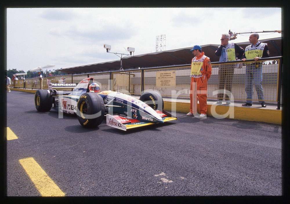 35mm vintage slide* 1995 IMOLA F1 - Rubens BARRICHELLO ai box su JORDAN 195 (3)