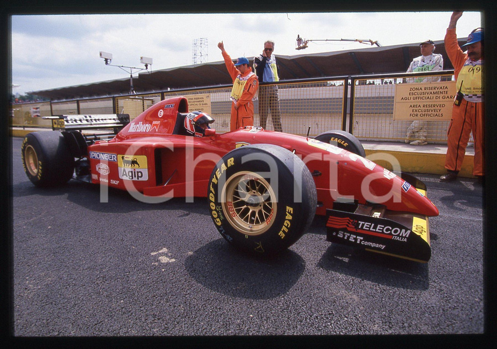 35mm vintage slide* 1995 IMOLA F1 - Gerhard BERGER ai box su FERRARI 412T2 (3) 