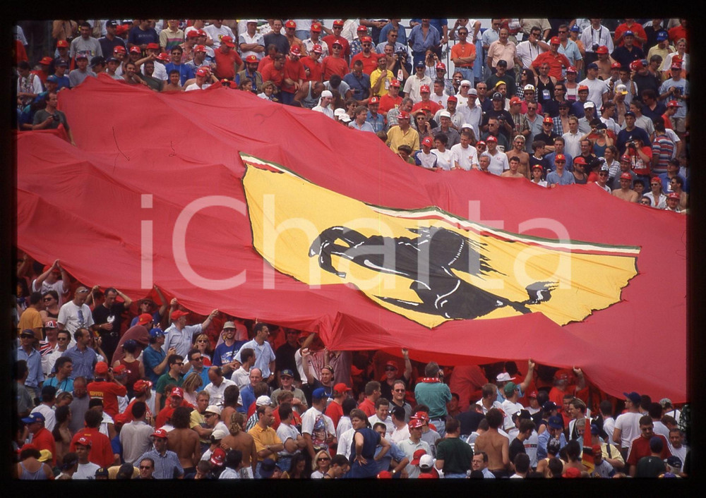 35mm vintage slide* 1997 MONZA F1 - Tifosi con lo striscione CUORE FERRARI