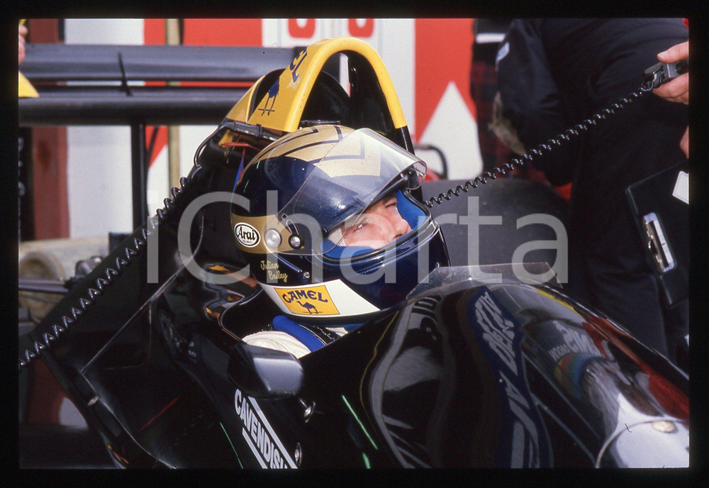 35mm vintage slide* 1988 FORMULA 1 Julian BAILEY ritratto su TYRRELL 017