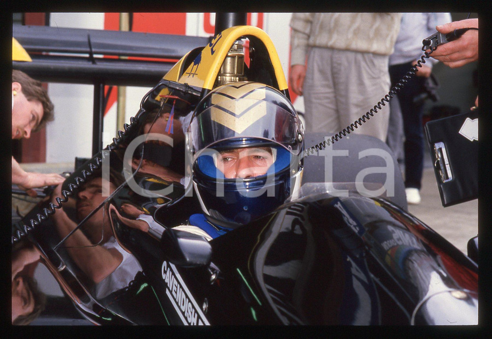 35mm vintage slide* 1988 FORMULA 1 Julian BAILEY ritratto su TYRRELL 017 *
