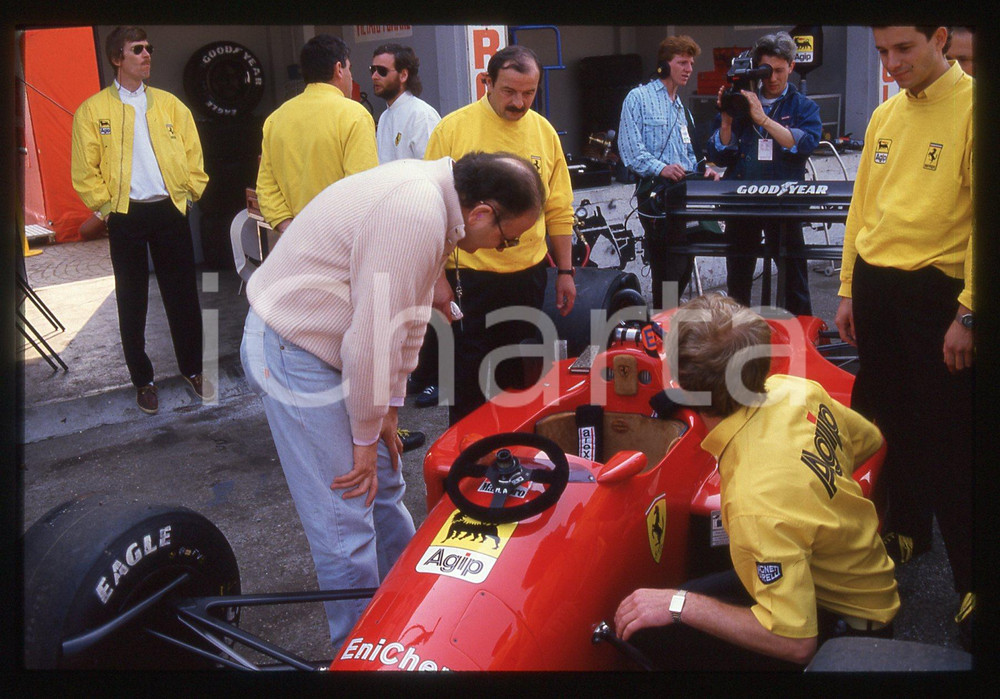 35mm vintage slide* 1988 FORMULA 1 - Massimo BOLDI in visita ai box FERRARI