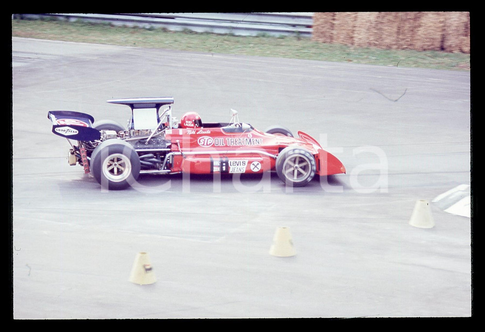 Fotografia d epoca originale 35mm vintage slide 1970ca FORMULA 1  Niki LAUDA su monoposto MARCH 1