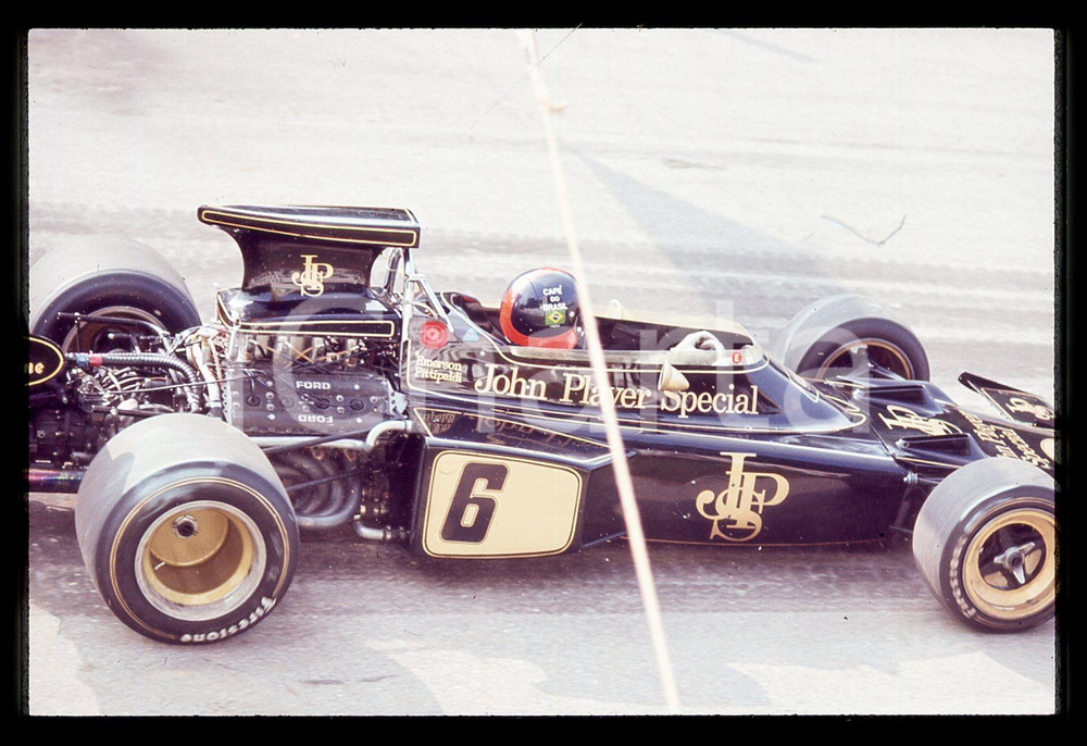 35mm vintage slide* 1970ca FORMULA 1 - Emerson FITTIPALDI a bordo della LOTUS