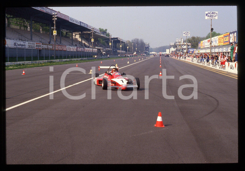Fotografia d'epoca originale 35mm vintage slide* 1985ca AUTOMOBILISMO - ALFA ROMEO vettura di FORMULA 3 1