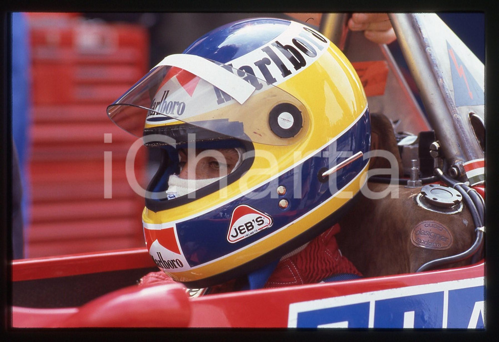 Fotografia d'epoca originale 35mm vintage slide* 1985ca FORMULA 1 - Michele ALBORETO ritratto su FERRARI 1