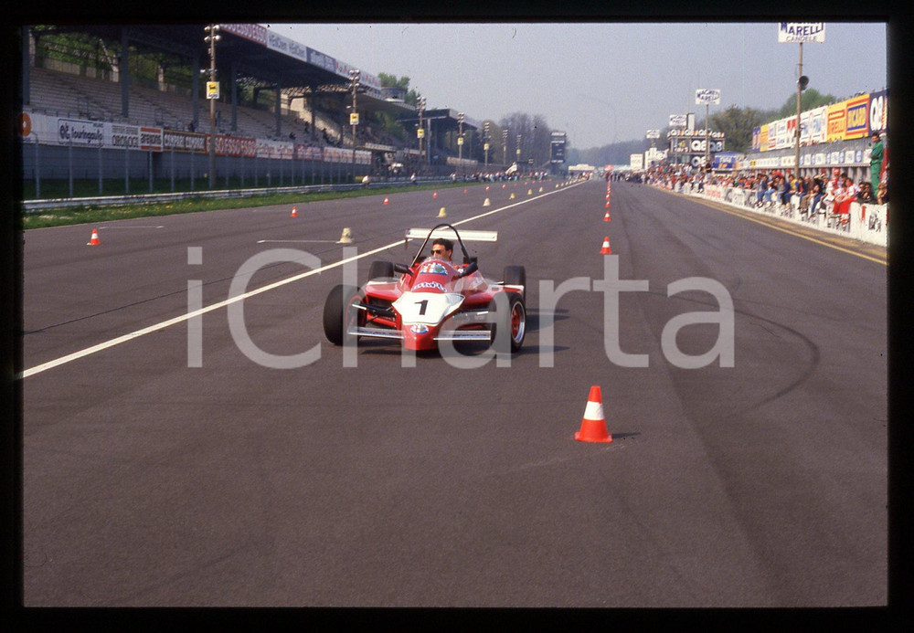 Fotografia d'epoca originale 35mm vintage slide* 1985ca AUTOMOBILISMO - ALFA ROMEO vettura di FORMULA 3 (2) 1